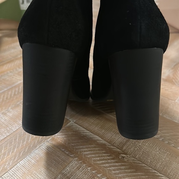 NEW Jessica Simpson Sadora Black Split Suede Block Heel Ankle Boots - Picture 9 of 11